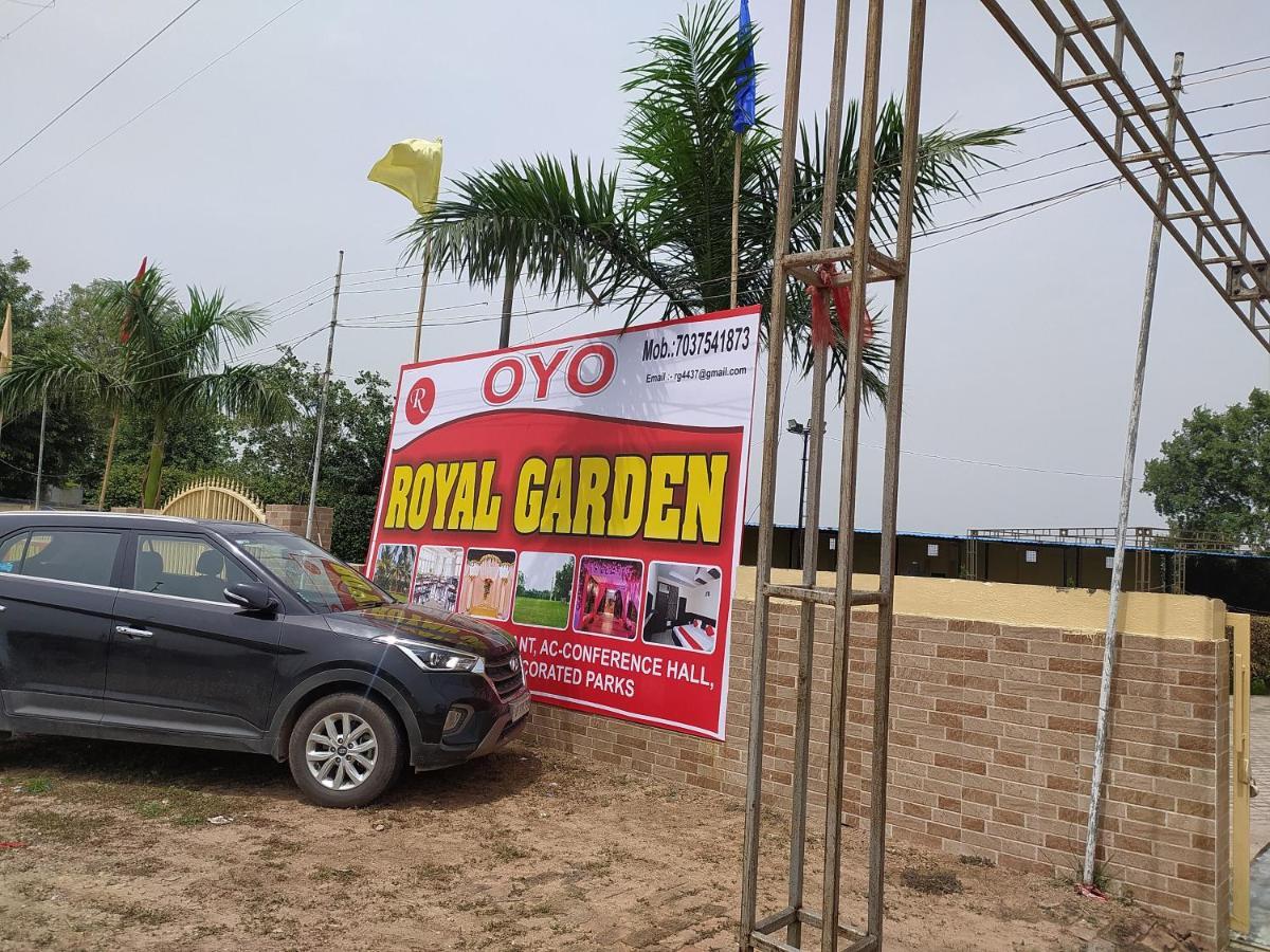 Oyo 82476 Royal Garden Ghaziabád Exteriér fotografie